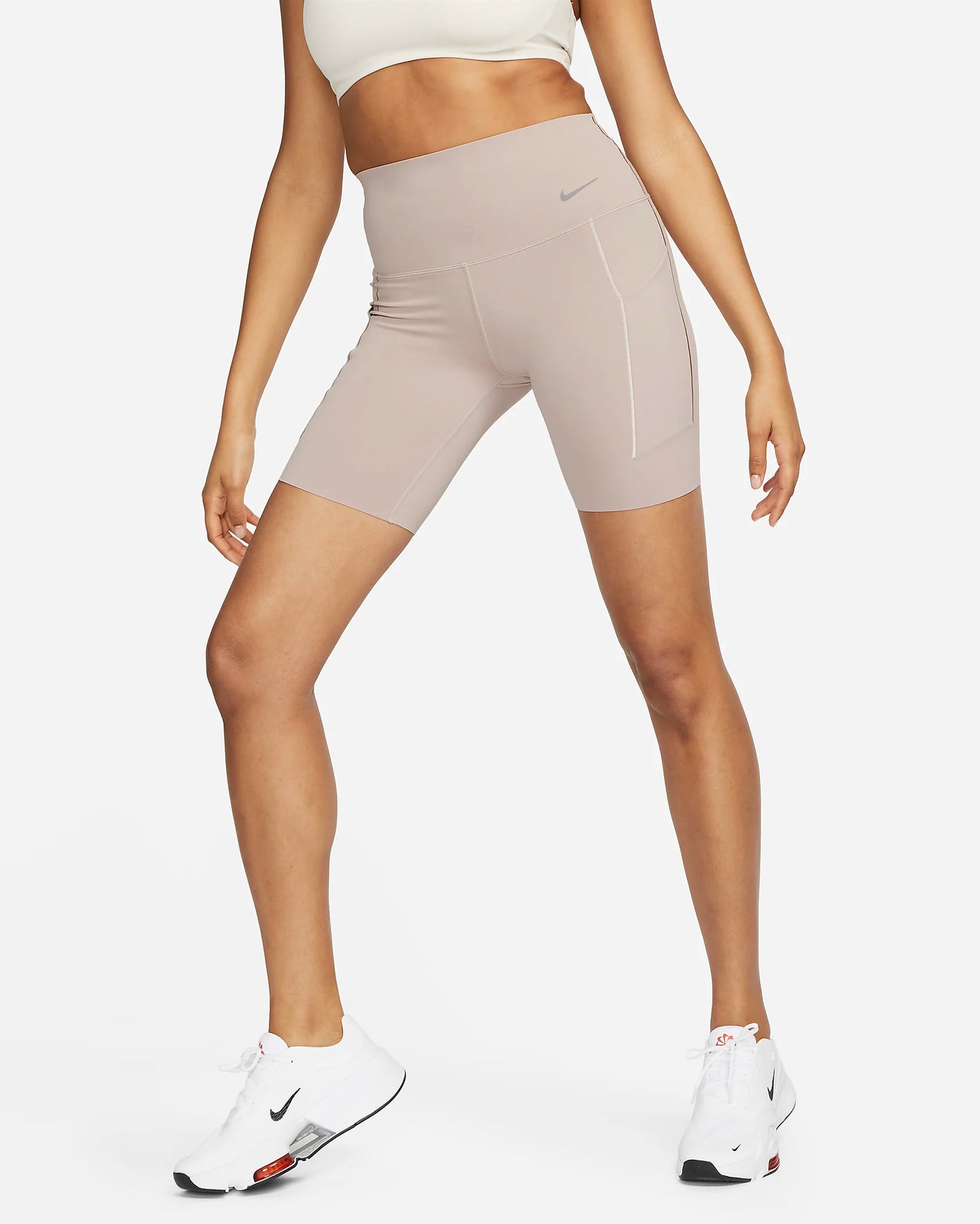 Nike Universa